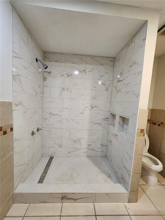 3186 Quince Tree Lane Decatur, GA 30034 - Photo 17 of 24 a bathroom with a shower