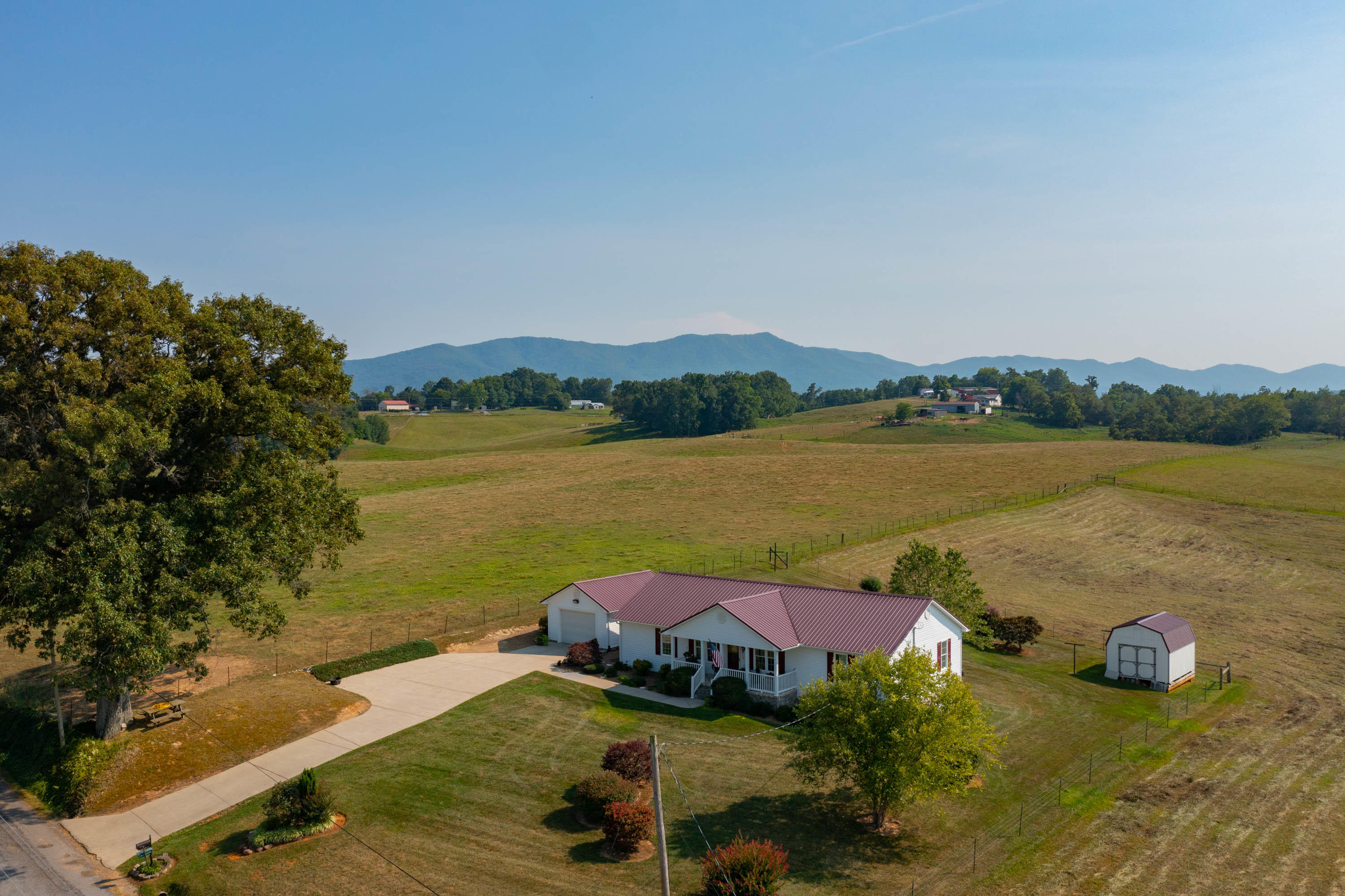 365 River Road Greeneville, TN 37743 - Photo 2 of 51 365 River Rd-2