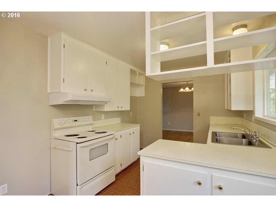 1390 Quinn Road Woodburn, OR 97071 - Photo 11 of 21 Gallery Image 11