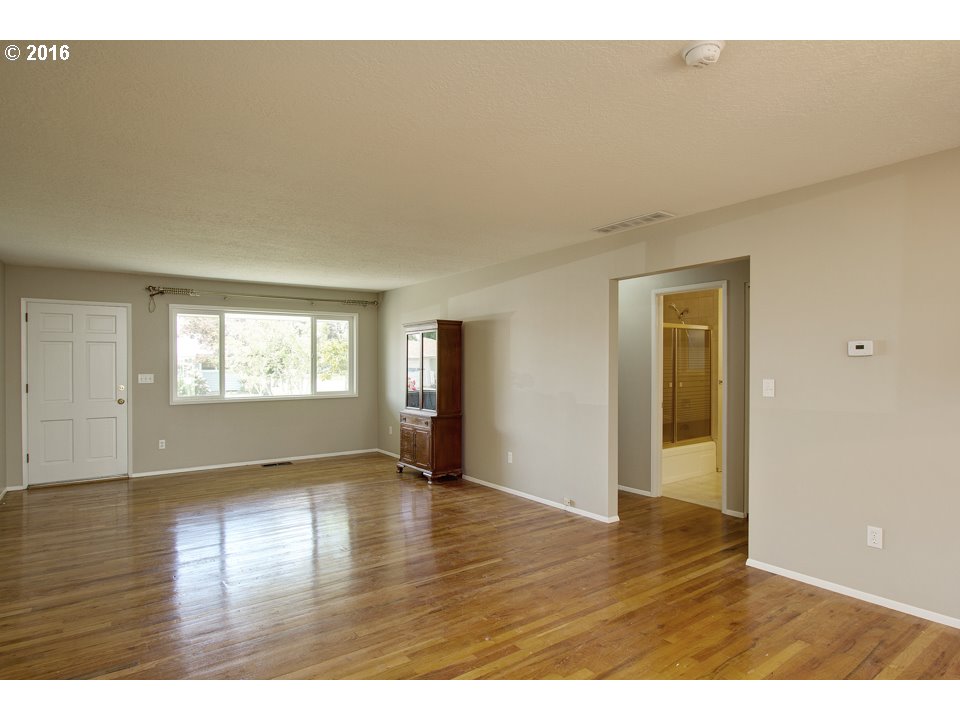 1390 Quinn Road Woodburn, OR 97071 - Photo 13 of 21 Gallery Image 13