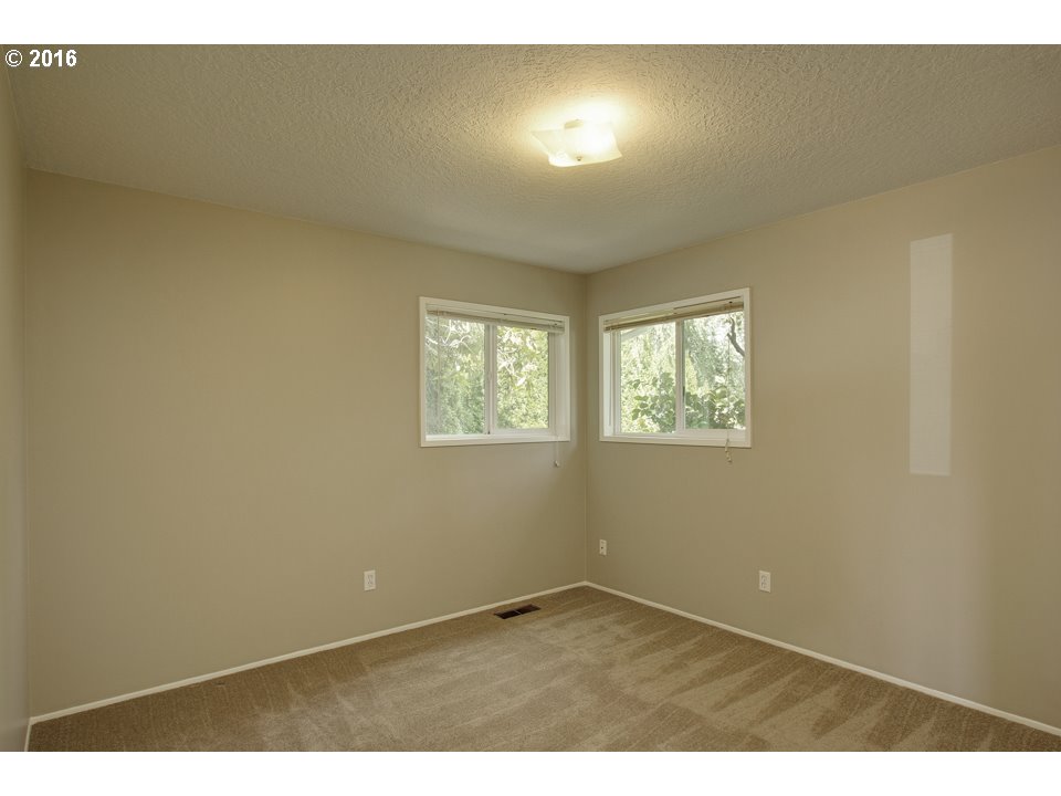 1390 Quinn Road Woodburn, OR 97071 - Photo 16 of 21 Gallery Image 16