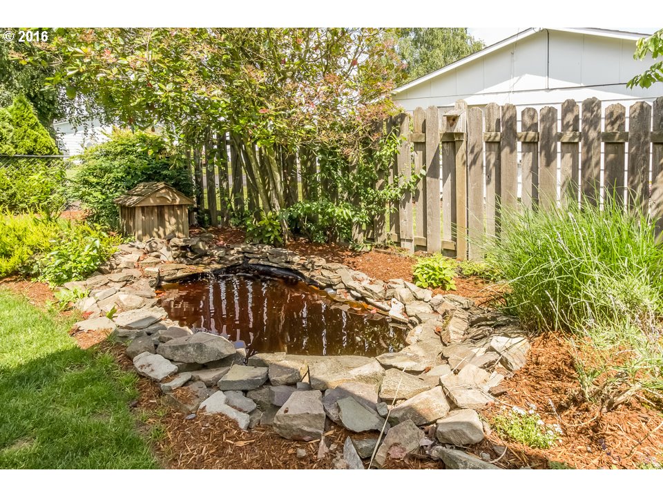 1390 Quinn Road Woodburn, OR 97071 - Photo 19 of 21 Gallery Image 19