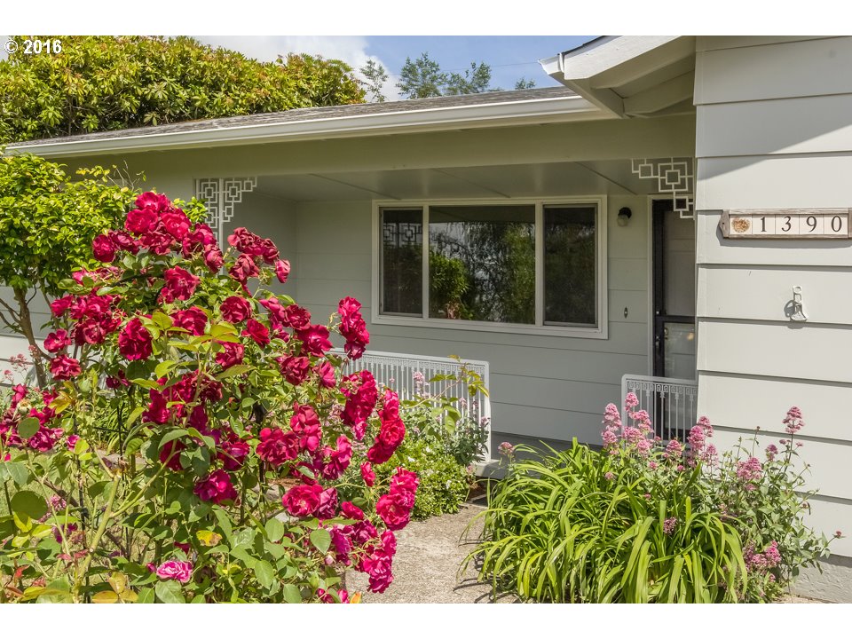 1390 Quinn Road Woodburn, OR 97071 - Photo 3 of 21 Gallery Image 3