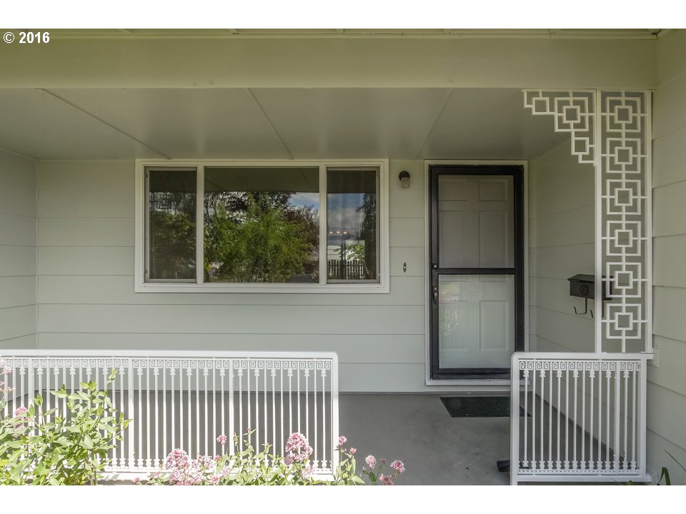 1390 Quinn Road Woodburn, OR 97071 - Photo 4 of 21 Gallery Image 4