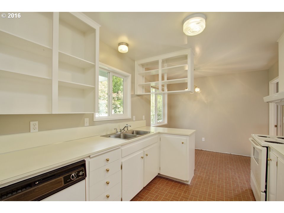 1390 Quinn Road Woodburn, OR 97071 - Photo 9 of 21 Gallery Image 9