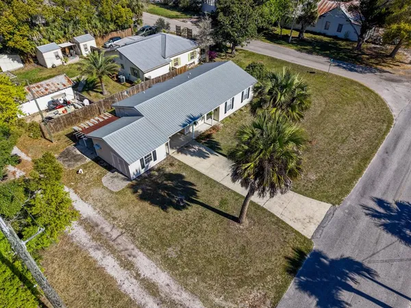 $339,000 | 141 Ave D, Apalachicola, FL 32320