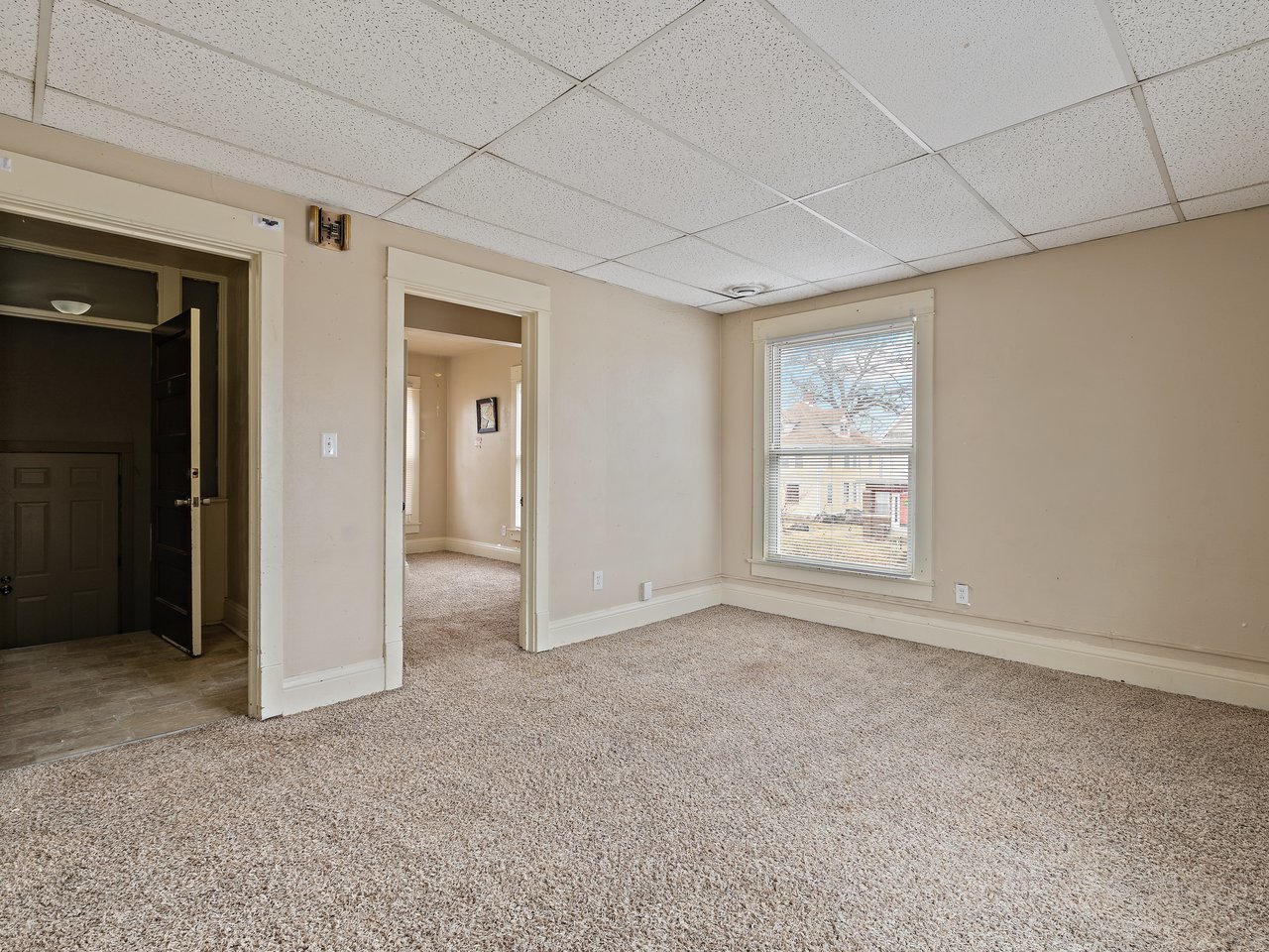 1546 12th Avenue Moline, IL 61265 - Photo 24 of 32 an empty room with windows
