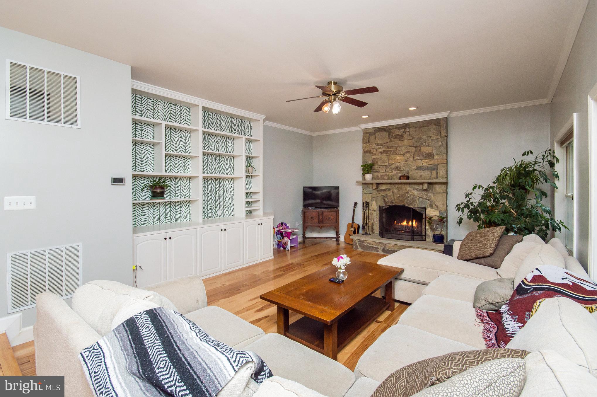 6711 Hunters Ridge Road Manassas, VA 20112 - Photo 13 of 46 Family room