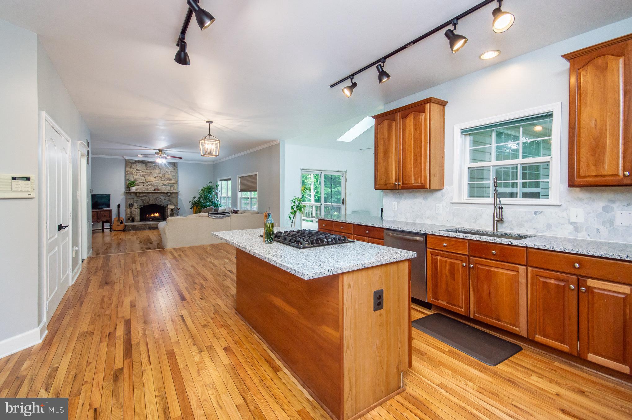 6711 Hunters Ridge Road Manassas, VA 20112 - Photo 15 of 46 Kitchen