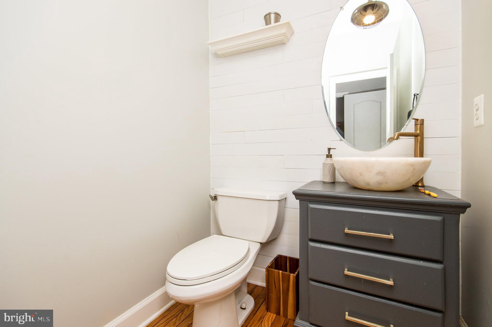 6711 Hunters Ridge Road Manassas, VA 20112 - Photo 18 of 46 Powder room