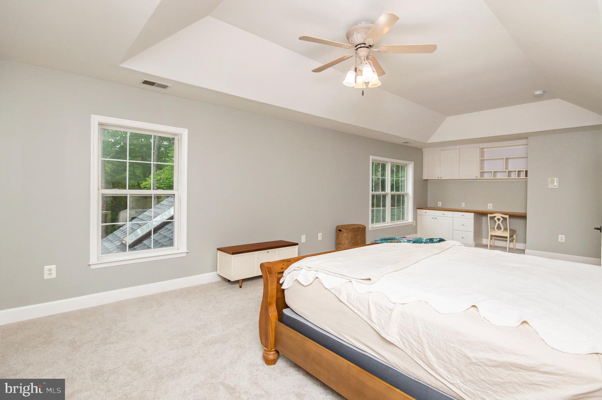 6711 Hunters Ridge Road Manassas, VA 20112 - Photo 21 of 46 Primary bedroom