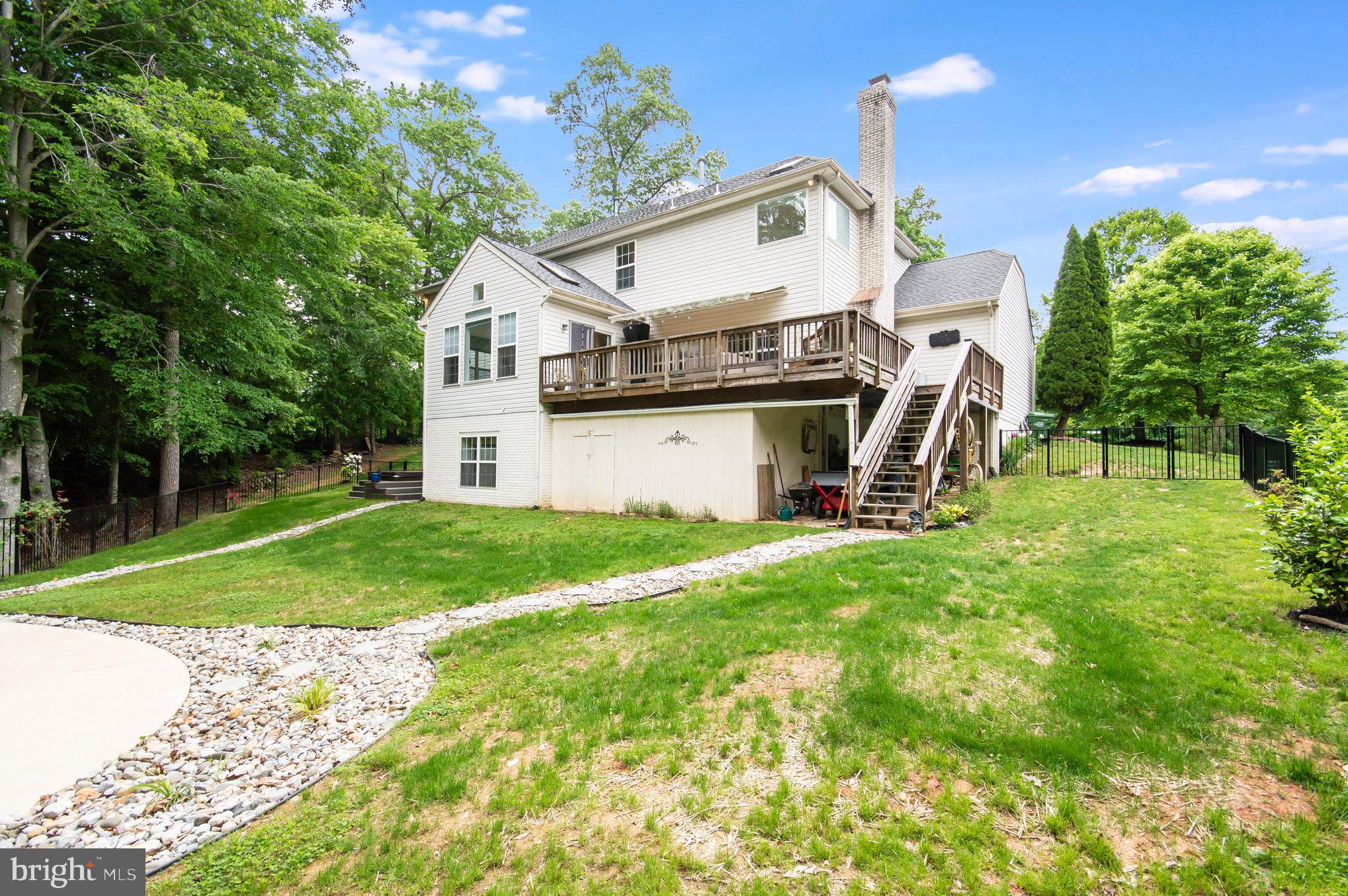 6711 Hunters Ridge Road Manassas, VA 20112 - Photo 34 of 46 Rear view