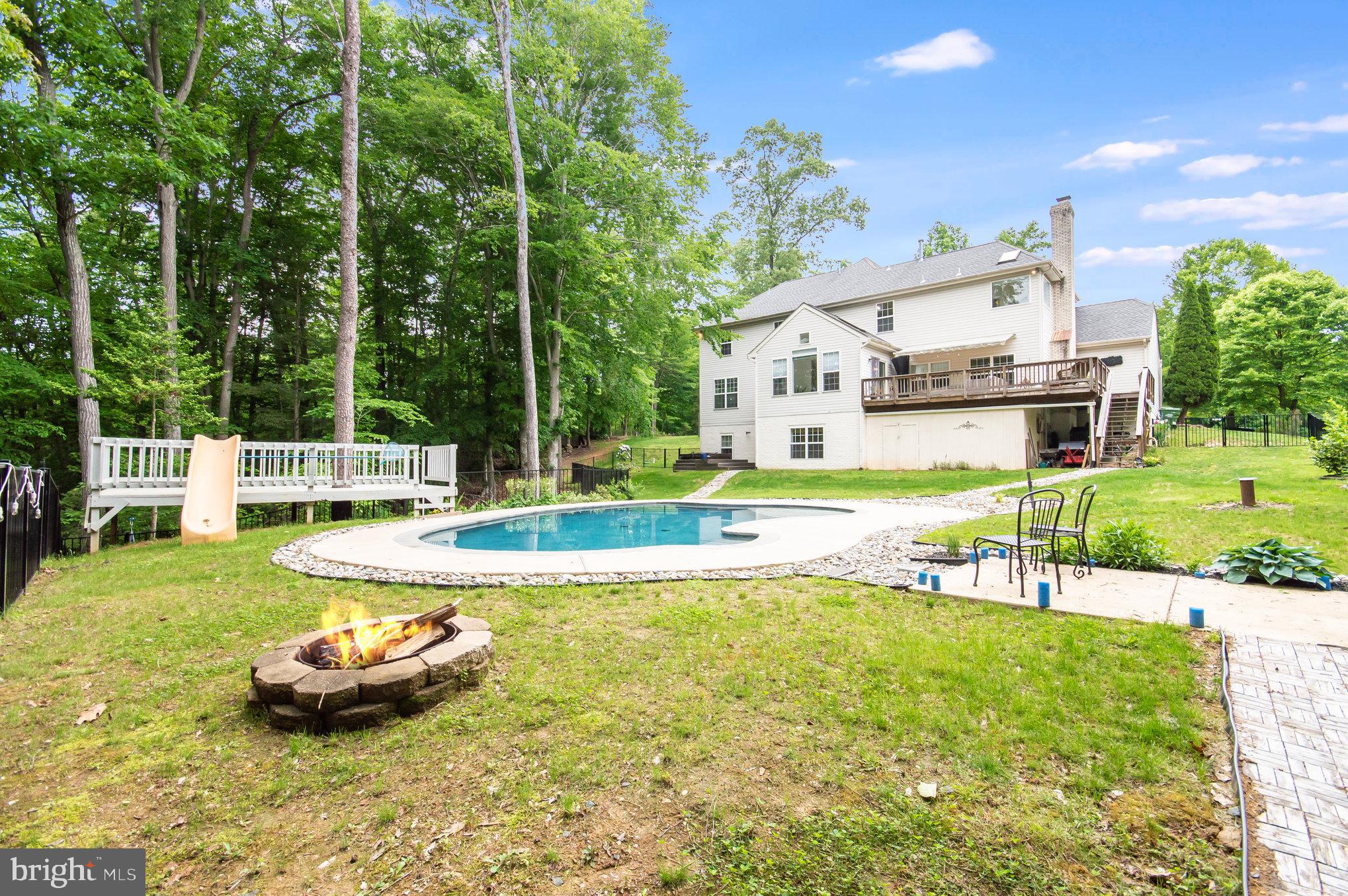 6711 Hunters Ridge Road Manassas, VA 20112 - Photo 37 of 46 Backyard