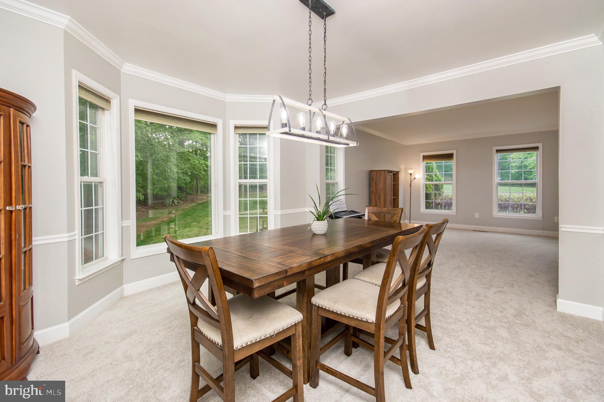 6711 Hunters Ridge Road Manassas, VA 20112 - Photo 10 of 46 Dining room