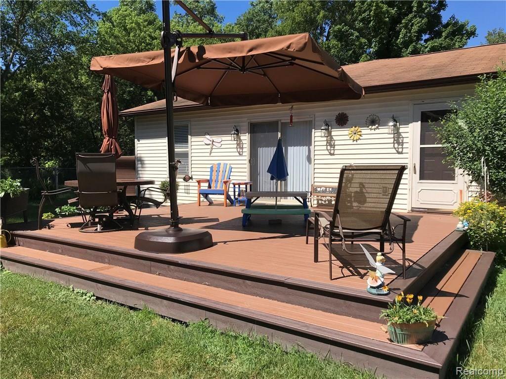 15305 Lobdell Road Linden, MI 48451 - Photo 5 of 37 IMG_4025.JPG