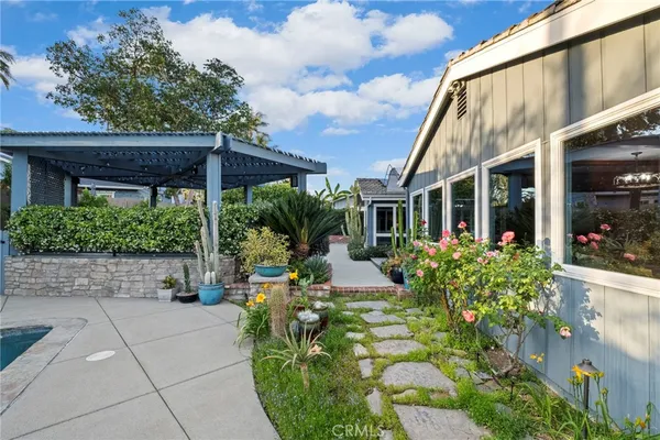 $1,316,180 | 1618 Alapat Drive, Escondido, CA 92027