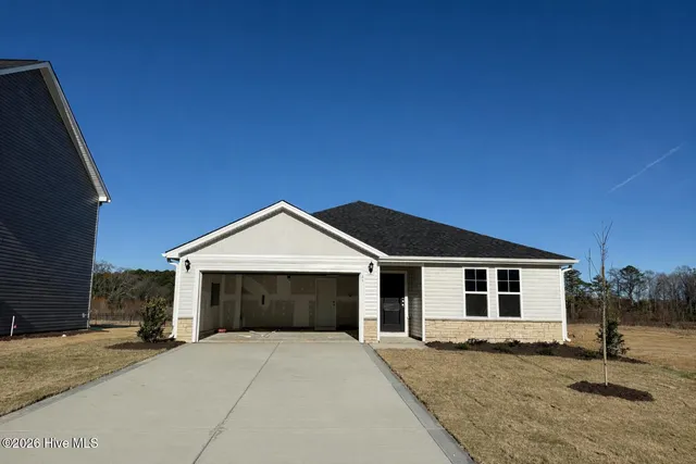 $309,995 | 31 East Emily Gardens Drive, Selma, NC 27576