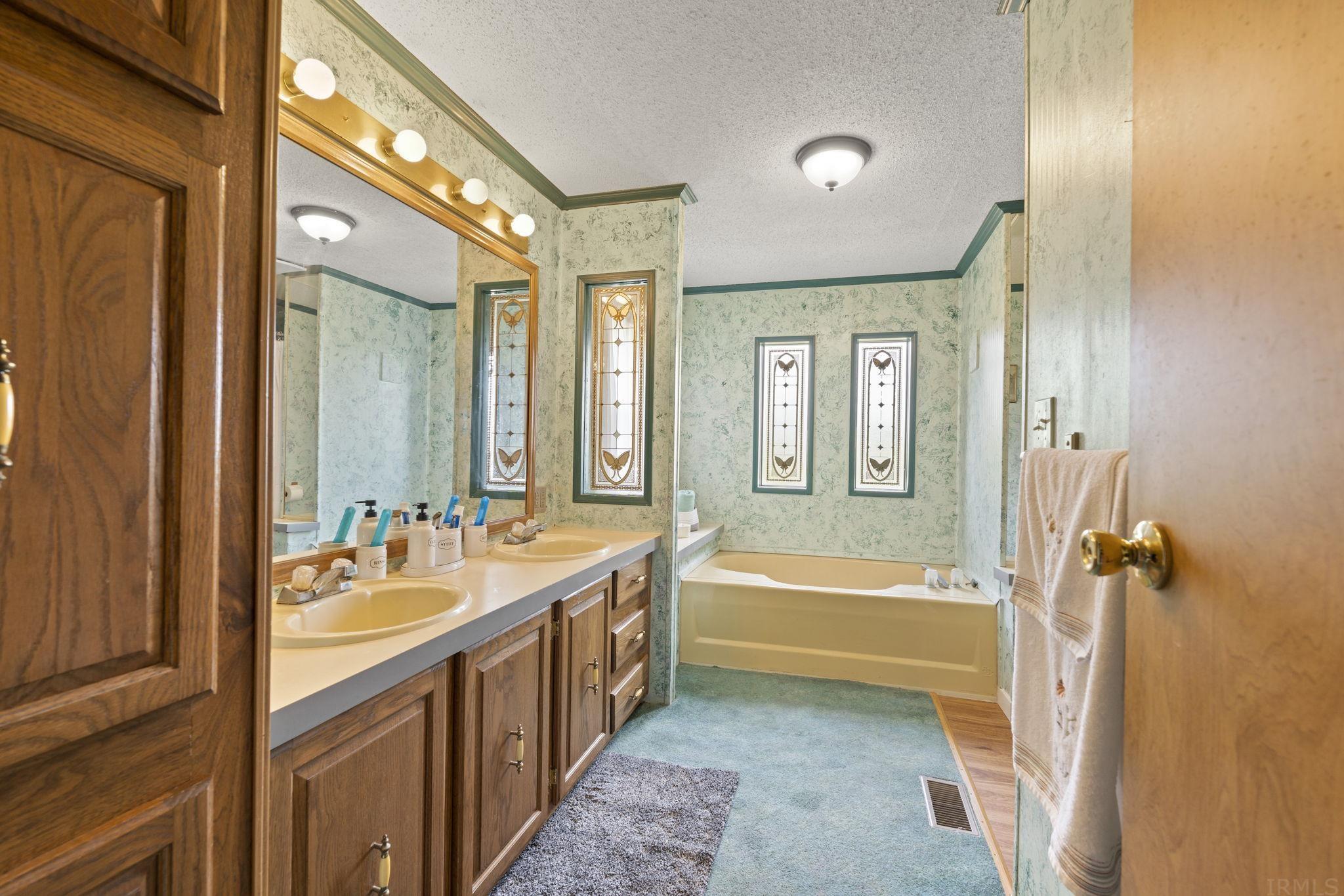 5229 Hoagland Road Fort Wayne, IN 46816 - Photo 13 of 36