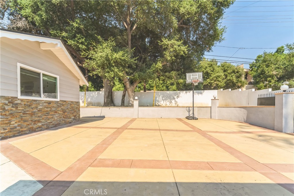21366 Rios Street Woodland Hills, CA 91364 - Photo 8 of 25