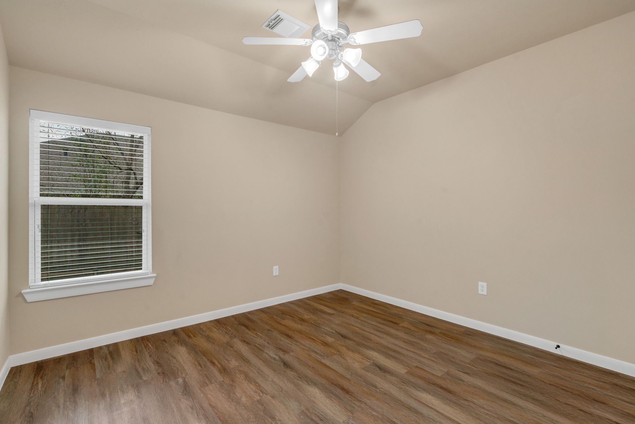 14 Fitzroy Place Conroe, TX 77384 - Photo 34 of 50