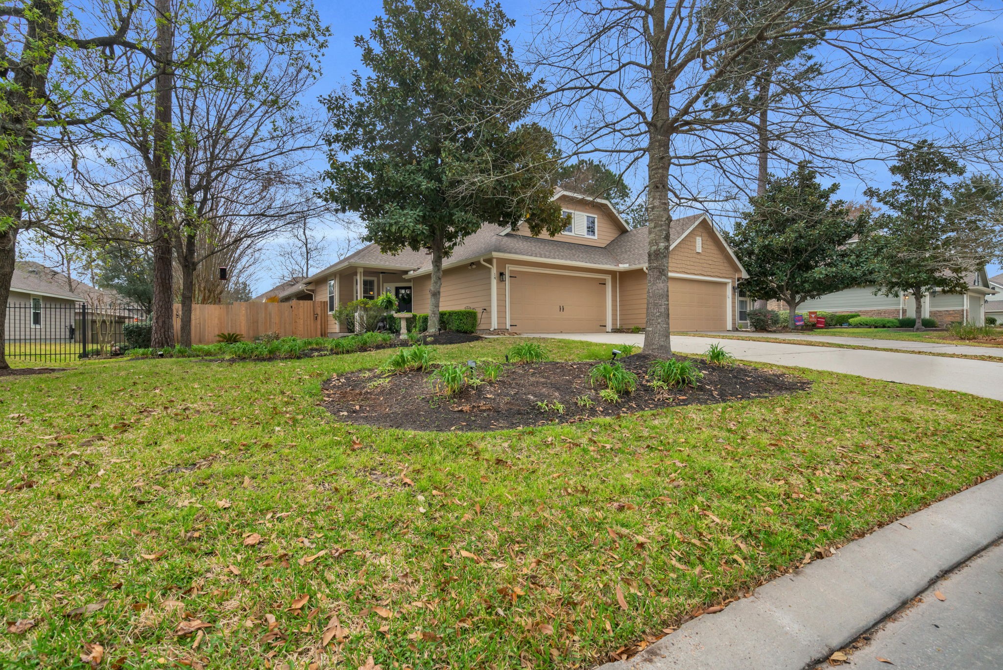 14 Fitzroy Place Conroe, TX 77384 - Photo 4 of 50