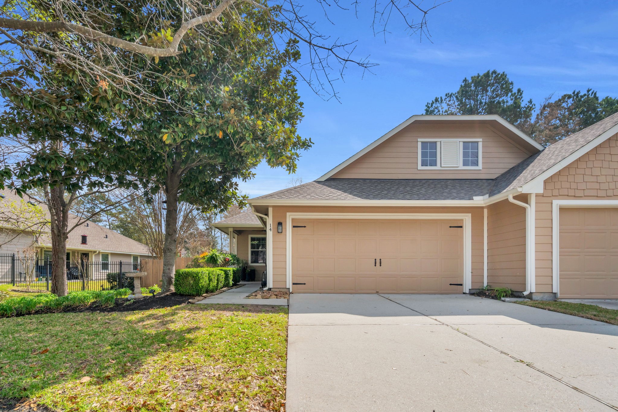 14 Fitzroy Place Conroe, TX 77384 - Photo 5 of 50