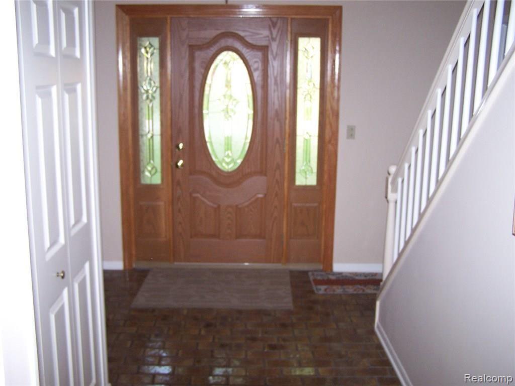 917 Biggers Court Rochester, MI 48309 - Photo 3 of 35 100_1700.JPG