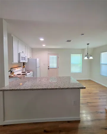$1,250 | 5422 Pine Avenue, Pasadena, TX 77503