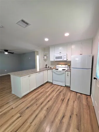 $1,250 | 5422 Pine Avenue, Pasadena, TX 77503