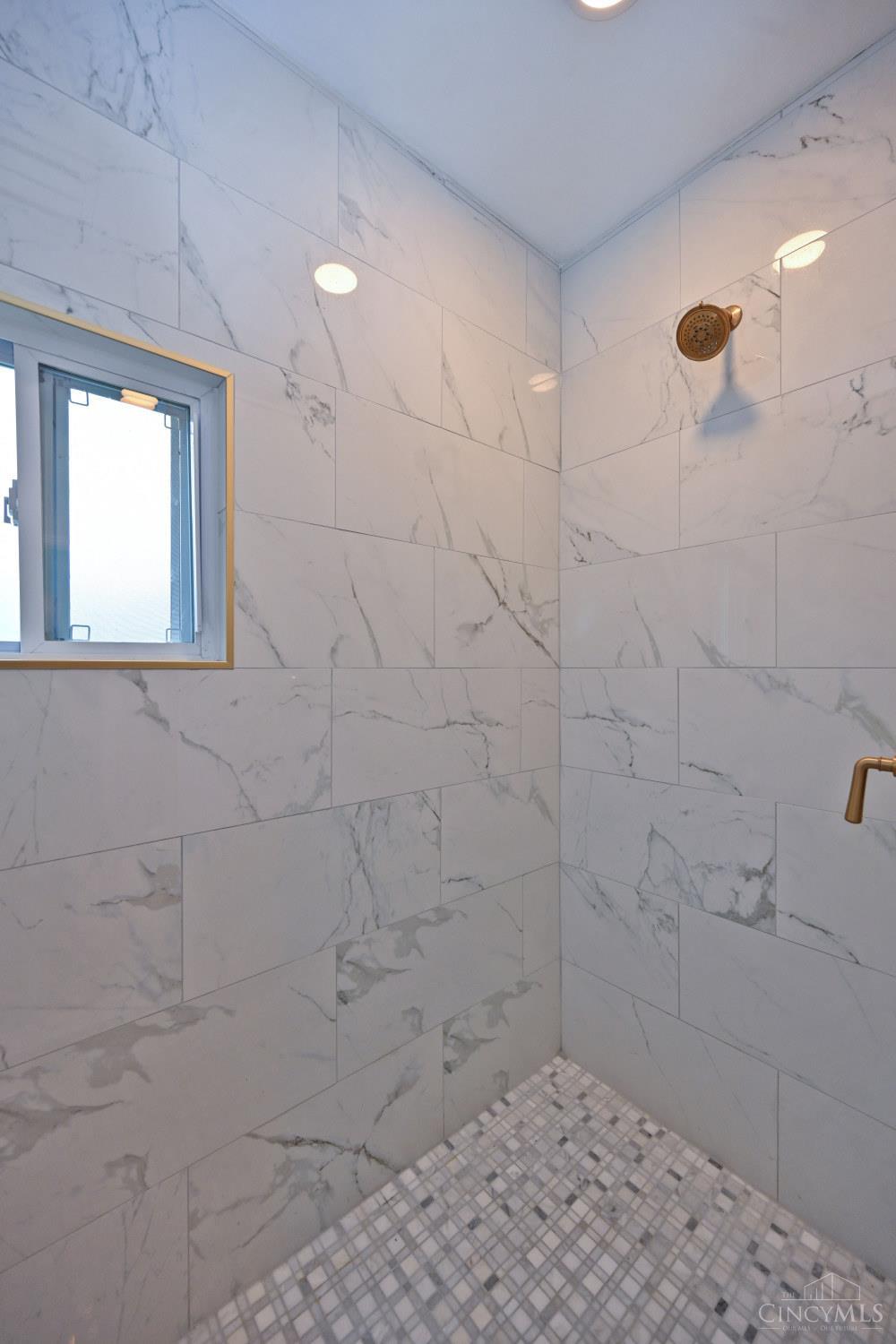 6900 Drake Road Cincinnati, OH 45243 - Photo 42 of 57