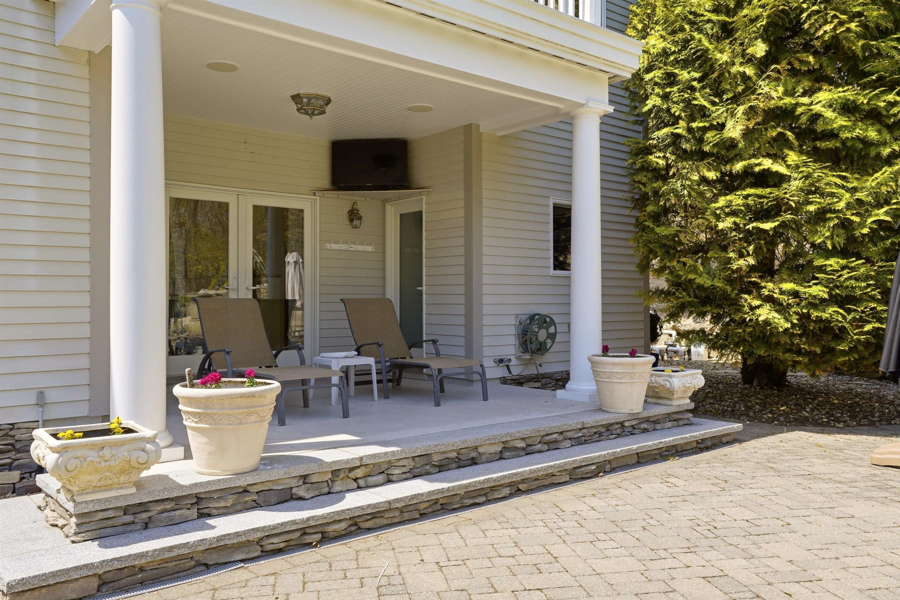 54 Sharon Road Windham, NH 03087 - Photo 53 of 58