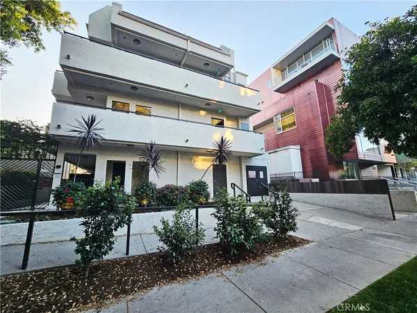 $3,250 | 156 South Oak Knoll Avenue, Unit 209, Pasadena, CA 91101