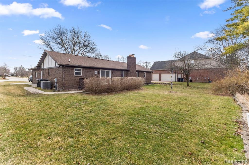 19795 Gill Road Livonia, MI 48152 - Photo 42 of 43 Gallery Image 42