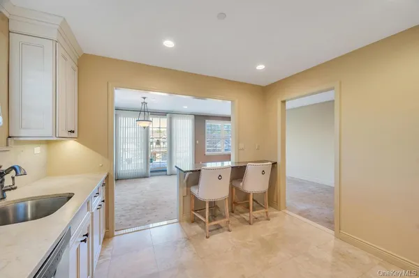 $1,398,000 | 1 Portico Court, Unit 300, Great Neck, NY 11021