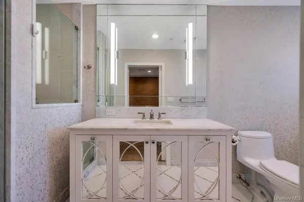 $1,398,000 | 1 Portico Court, Unit 300, Great Neck, NY 11021