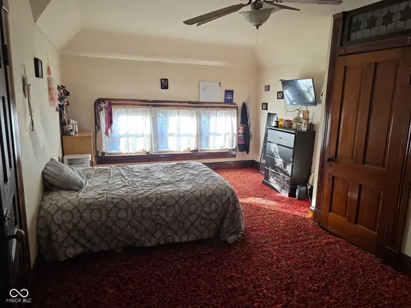$205,000 | 122 West 5th Street, Rushville, IN 46173