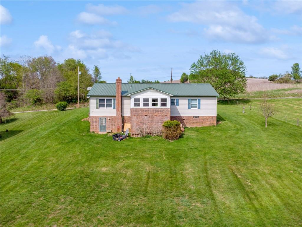 115 Pigeon Creek Road Eighty Four, PA 15330 - Photo 4 of 35