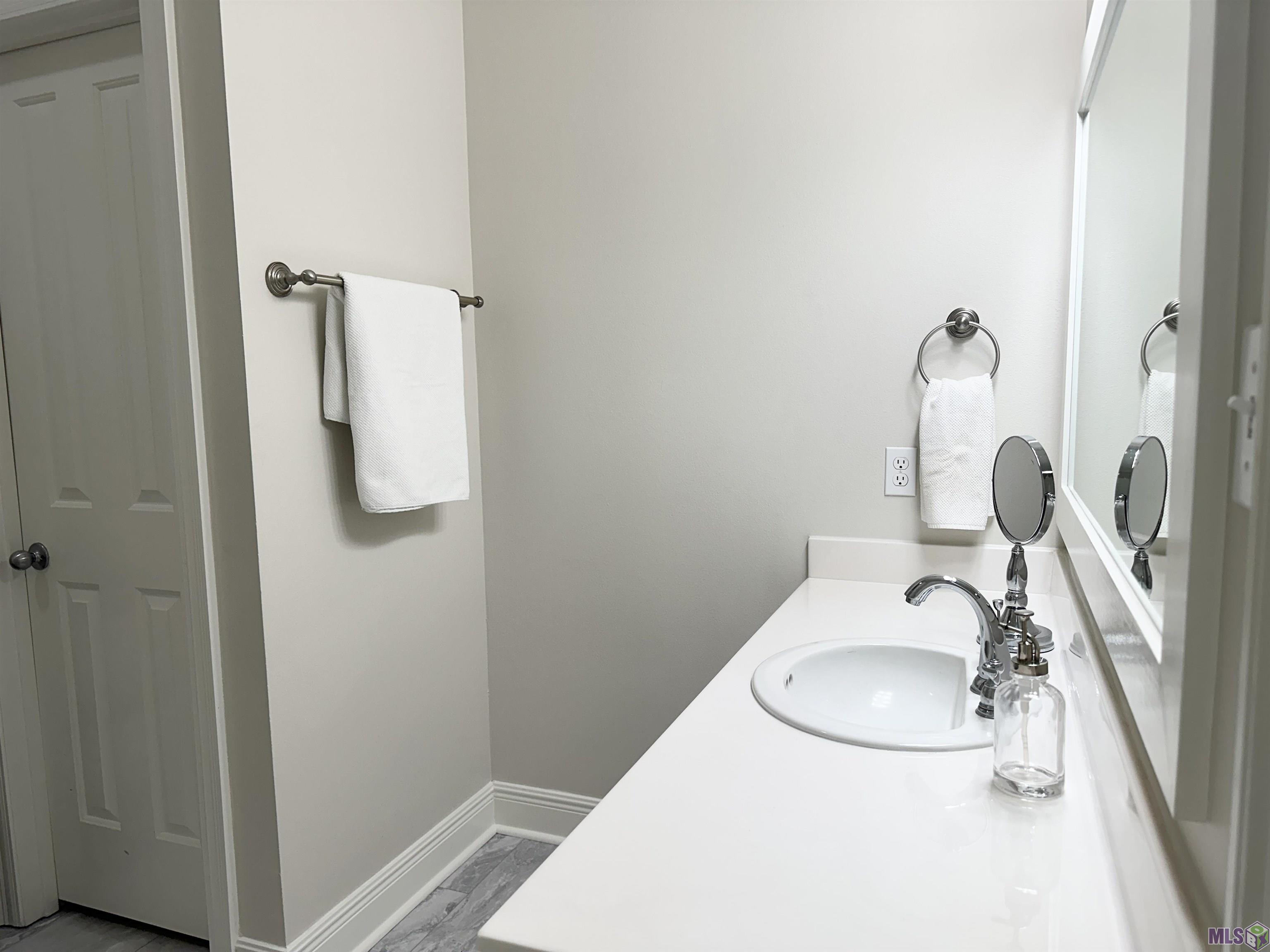 9932 Smithfield Court Baton Rouge, LA 70810 - Photo 16 of 27