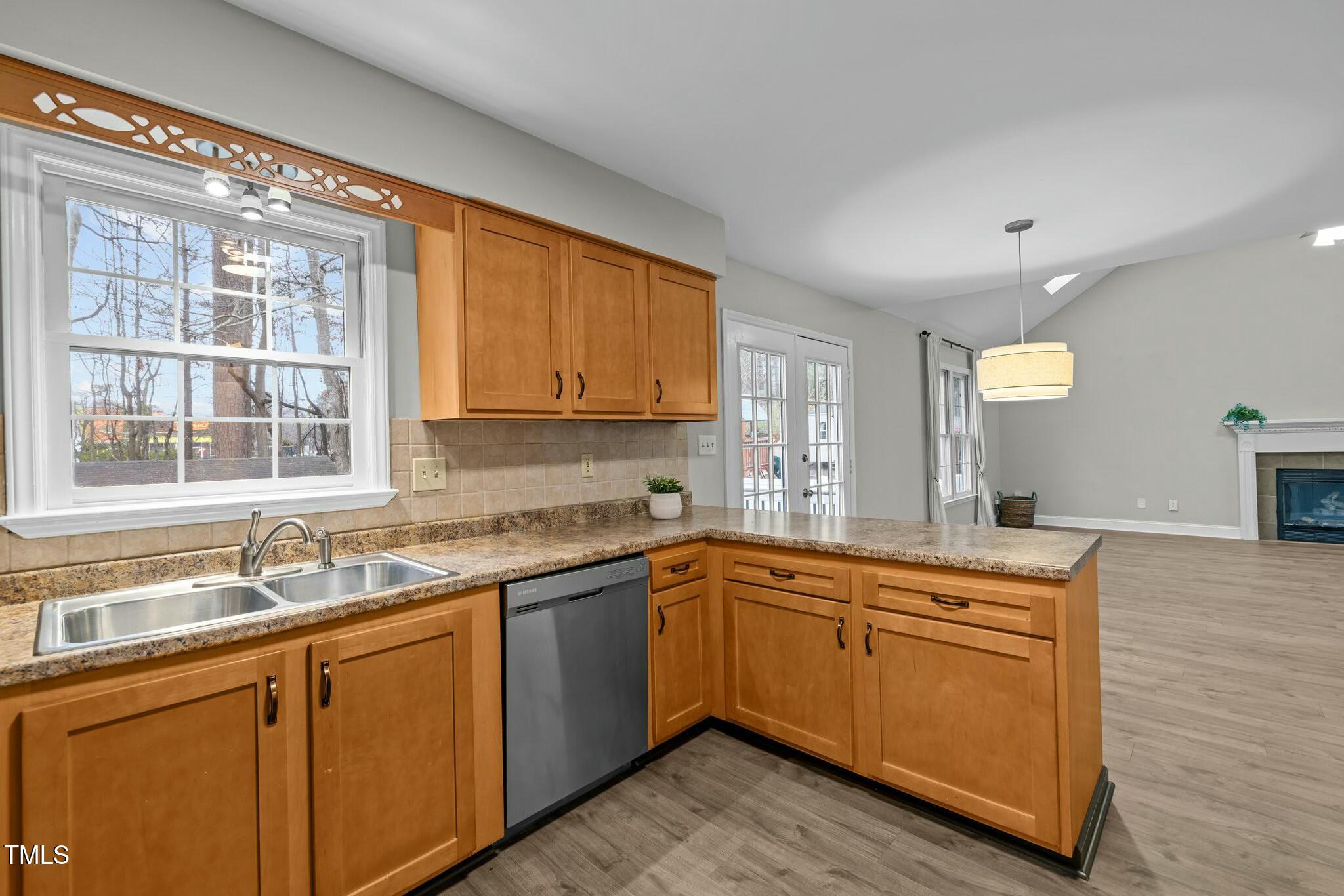 8304 Bellingham Circle Raleigh, NC 27615 - Photo 16 of 47 Kitchen