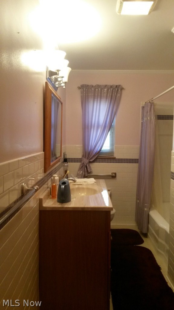 7270 Maplewood Road Parma, OH 44130 - Photo 11 of 23 Totally new bathroom