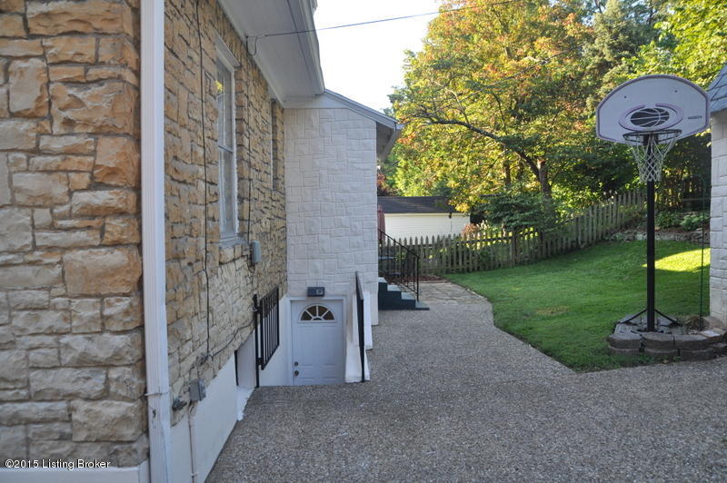 2372 Valley Vista Road Louisville, KY 40205 - Photo 53 of 59 DSC_0002