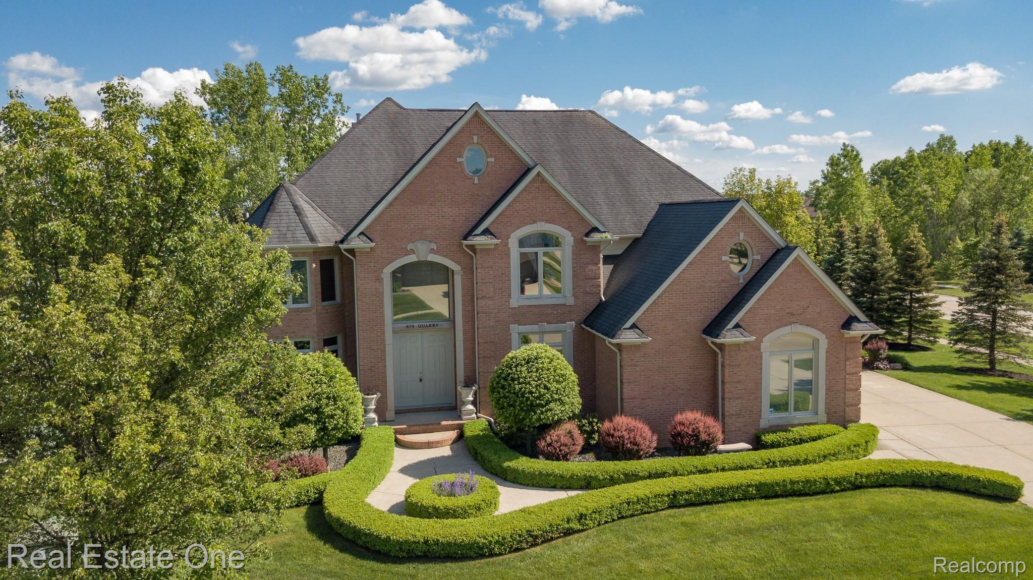 679 Quarry Drive Rochester, MI 48306 - Photo 1 of 54 679 Quarry MLS-W108.jpg