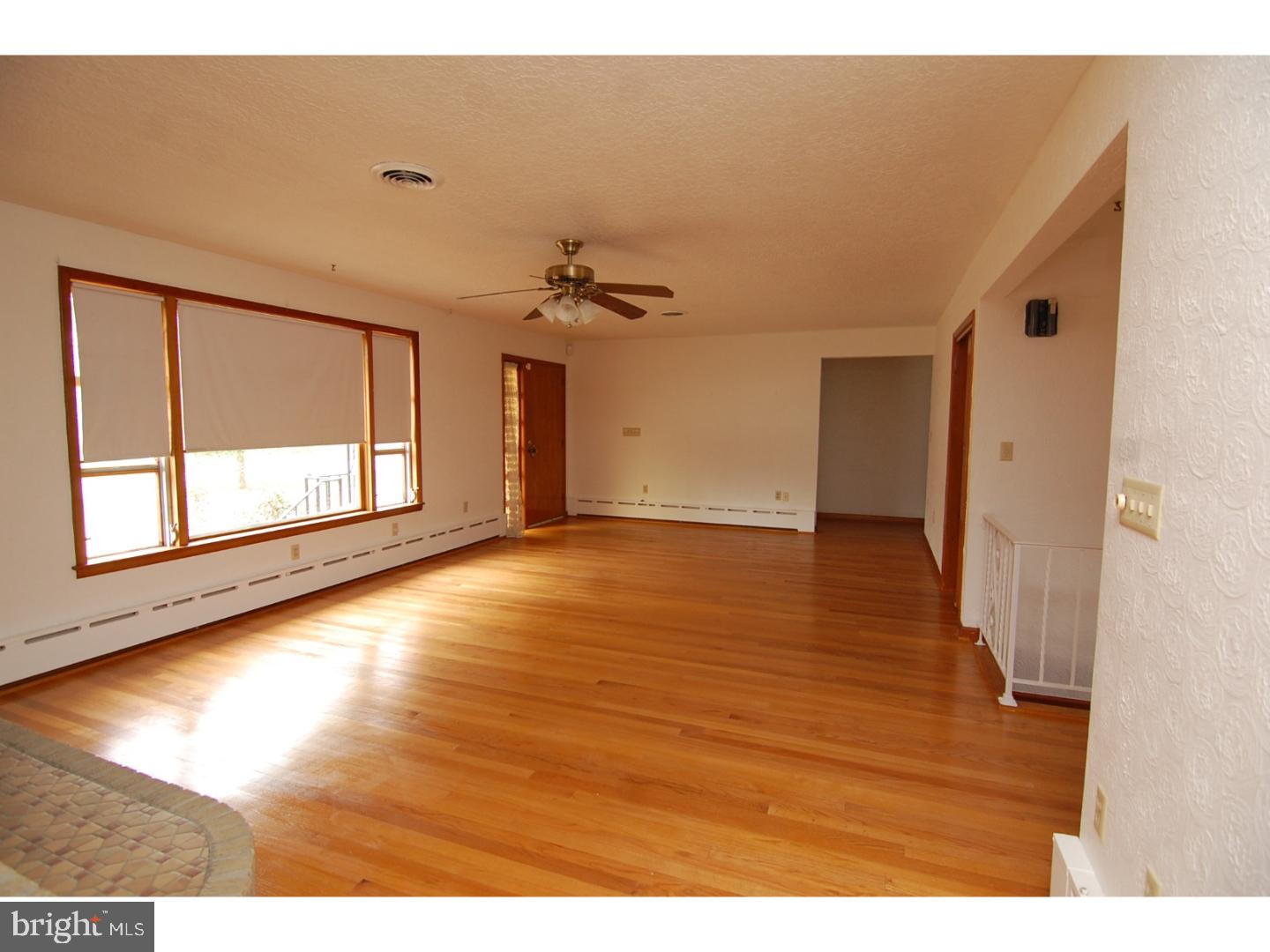 100 Harmony Road Mickleton, NJ 08056 - Photo 7 of 24 Living Room