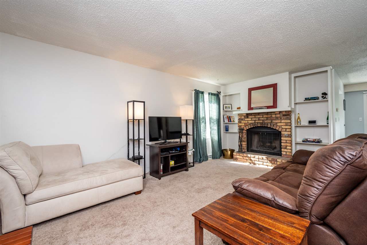 572 Foster Road Iowa City, IA 52245 - Photo 3 of 29 Gallery Image 3