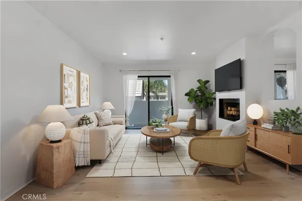 $550,000 | 17735 Kinzie Street, Unit 304, Northridge, CA 91325