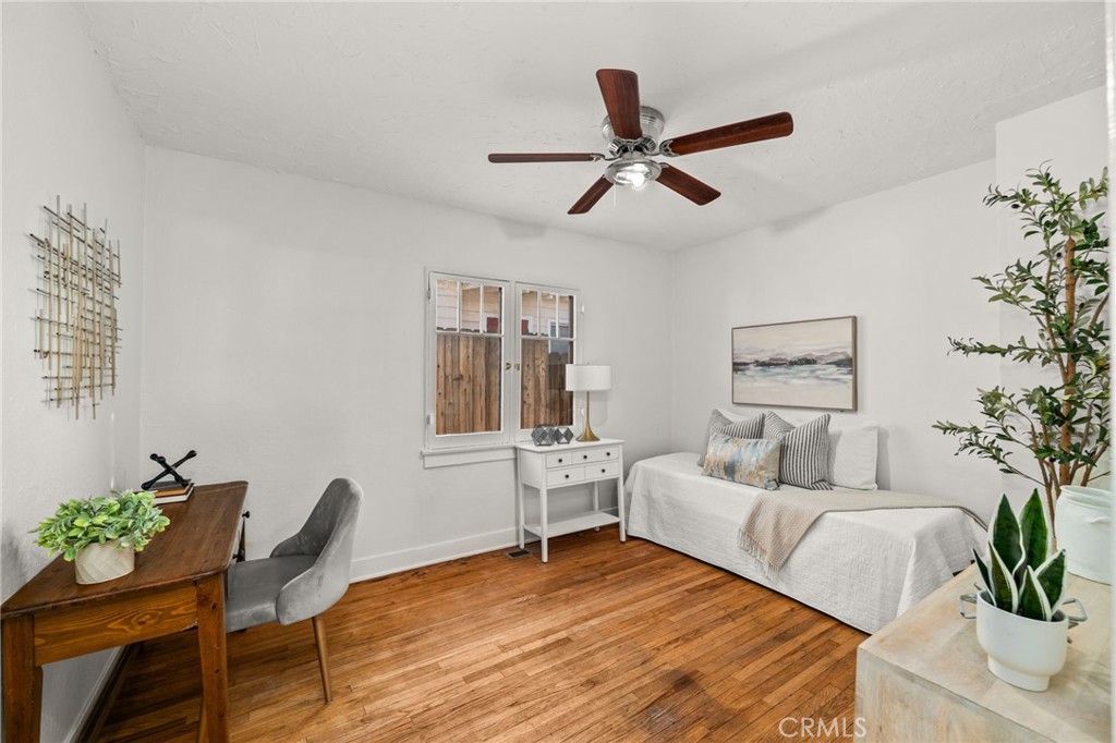 616 Monterey Street Redlands, CA 92373 - Photo 7 of 20 a living room with furniture