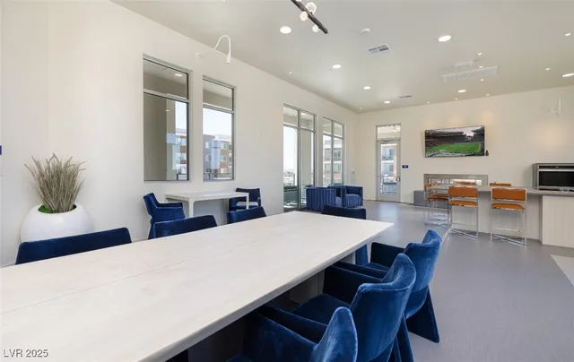 $2,175 | 100 East Warm Springs Road, Unit 4, Henderson, NV 89011