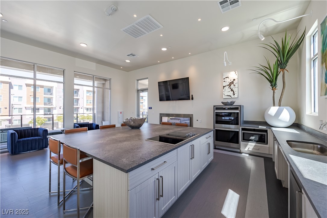 100 East Warm Springs Road, Unit 4 Henderson, NV 89011 - Photo 24 of 41