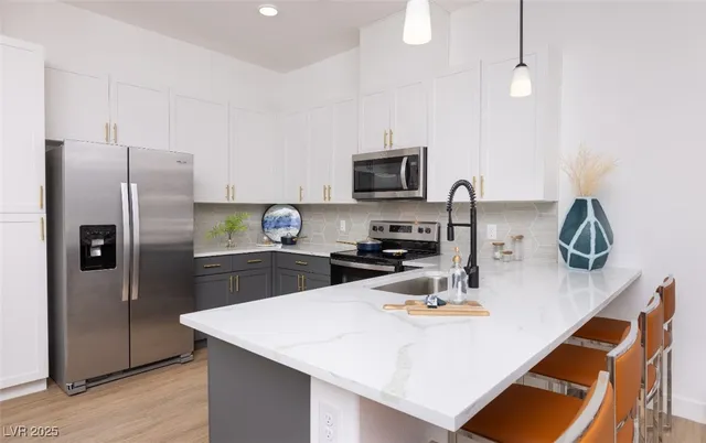 $2,175 | 100 East Warm Springs Road, Unit 4, Henderson, NV 89011