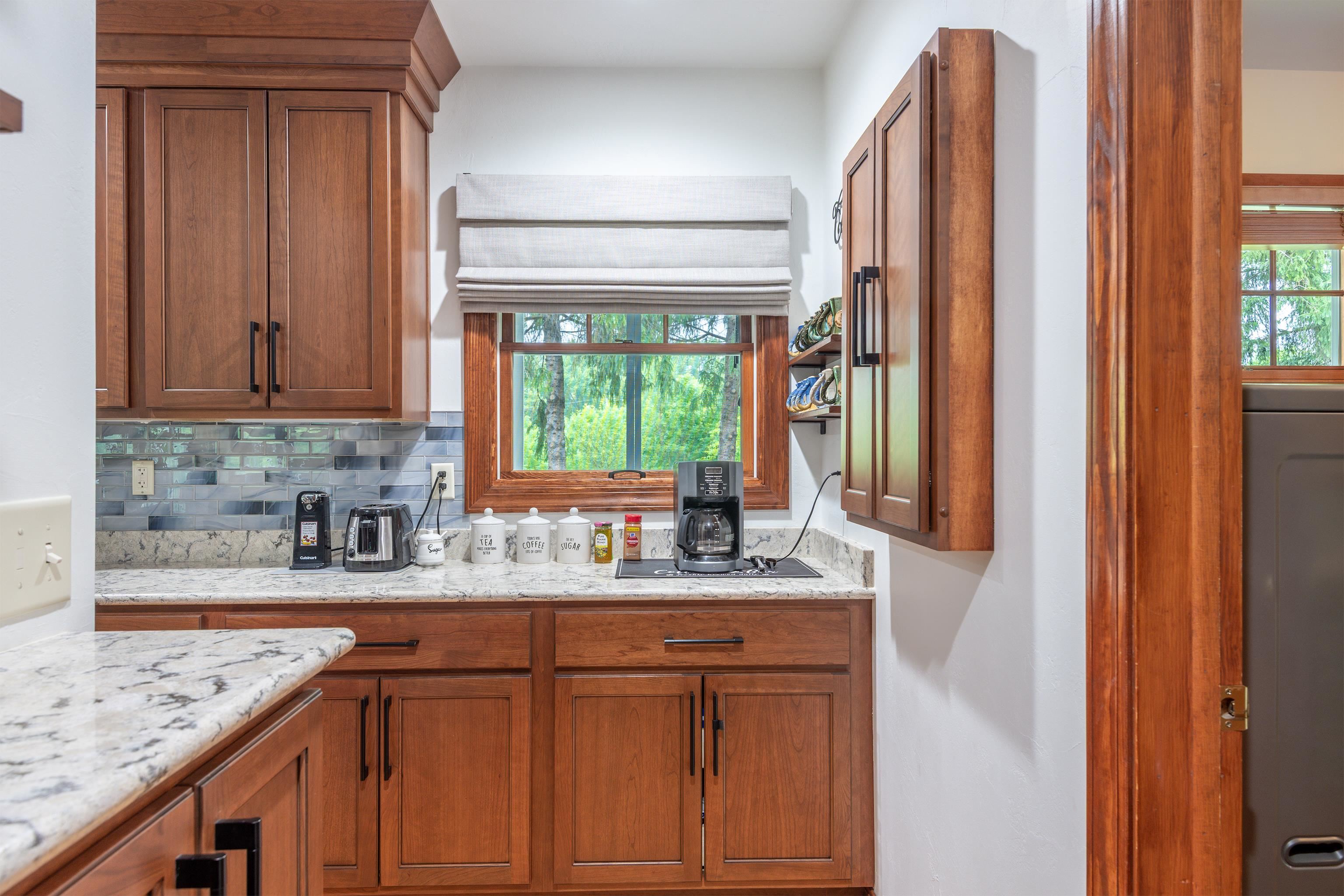 5086 Valley Heights Road Oshkosh, WI 54904 - Photo 7 of 86